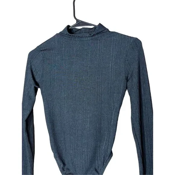 Boohoo Mock Neck Long‎ Sleeve Ribbed Bodysuit Size 2 - Picture 2 of 8